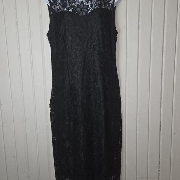 Chic Black Lace Midi Dress - Picture 1 of 5